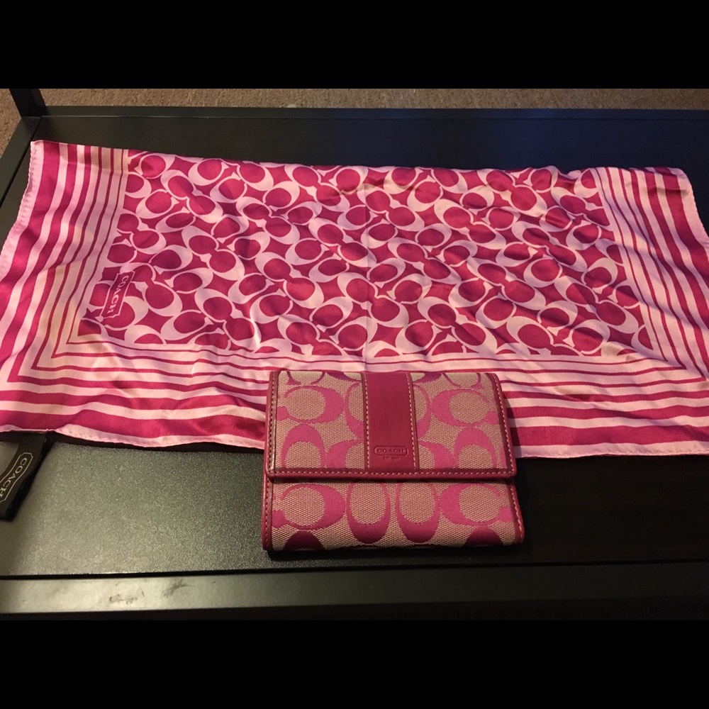 NWT Coach wallet and scarf
